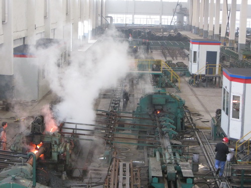 包头无缝钢管厂家生产车间