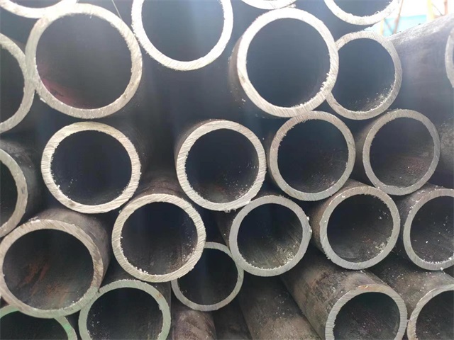 包头10#结构用无缝钢管